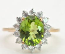 Cargar imagen en el visor de la galería, Vintage: 9ct Gold Vibrant Peridot Glacier Topaz Floral Cluster Ring

