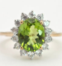 Cargar imagen en el visor de la galería, Vintage: 9ct Gold Vibrant Peridot Glacier Topaz Floral Cluster Ring
