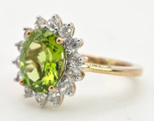 Cargar imagen en el visor de la galería, Vintage: 9ct Gold Vibrant Peridot Glacier Topaz Floral Cluster Ring
