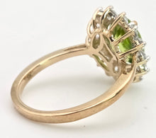 Cargar imagen en el visor de la galería, Vintage: 9ct Gold Vibrant Peridot Glacier Topaz Floral Cluster Ring
