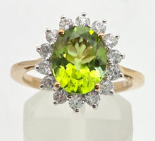 Cargar imagen en el visor de la galería, Vintage: 9ct Gold Vibrant Peridot Glacier Topaz Floral Cluster Ring

