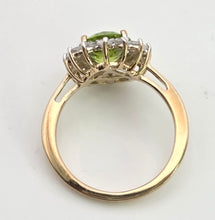 Cargar imagen en el visor de la galería, Vintage: 9ct Gold Vibrant Peridot Glacier Topaz Floral Cluster Ring
