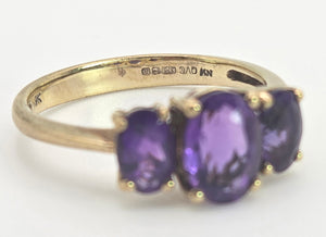 2127 Vintage 9ct Gold Oval faceted Cut Purple Amethysts Trilogy Rinng