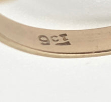 Load image into Gallery viewer, 2129 Vintage; 9ct Gold 7 Rich Red Round Cut Garnets Flower Head Ring
