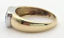 Cargar imagen en el visor de la galería, 2397 Vintage: 9ct Gold Cabochon Cut Swiss Blue Topaz Signet Ring
