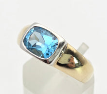 Cargar imagen en el visor de la galería, 2397 Vintage: 9ct Gold Cabochon Cut Swiss Blue Topaz Signet Ring
