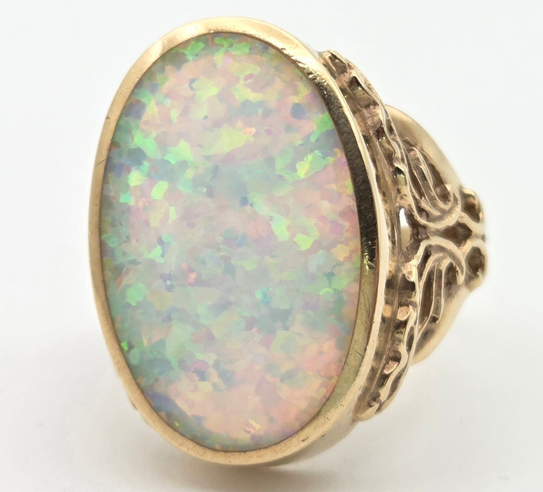 2317 Vintage: 9ct Gold Large Cabochon White Opal (9.1ct) Single Stone Ring