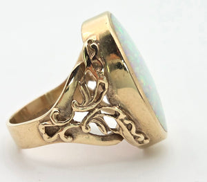 2317 Vintage: 9ct Gold Large Cabochon White Opal (9.1ct) Single Stone Ring