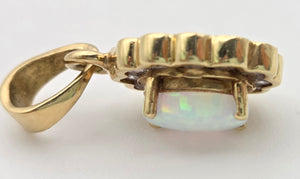 2362 Vintage: 14ct Gold Cabochon White Opal Diamonds Pendant