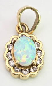 2362 Vintage: 14ct Gold Cabochon White Opal Diamonds Pendant