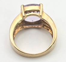 Cargar imagen en el visor de la galería, 2427 Vintage; 9ct Gold Large Lilac &quot;Rose de France&quot; Amethyst Cocktail Ring
