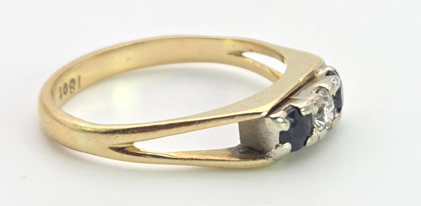 2415 Vintage: 18ct Gold French Blue Sapphires Natural Diamond 3-Stone Ring