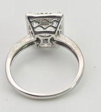 Cargar imagen en el visor de la galería, 2419 Vintage: 9ct White Gold Mint Green Amethyst 16 Natural Diamonds Cocktail Ring
