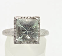 Cargar imagen en el visor de la galería, 2419 Vintage: 9ct White Gold Mint Green Amethyst 16 Natural Diamonds Cocktail Ring
