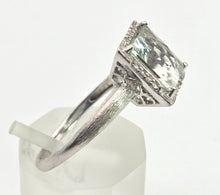 Cargar imagen en el visor de la galería, 2419 Vintage: 9ct White Gold Mint Green Amethyst 16 Natural Diamonds Cocktail Ring
