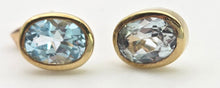 Load image into Gallery viewer, 0123- Vintage 9ct Gold Light Blue Topaz Stud Earrings- Gorgeous colour
