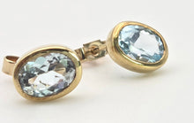 Load image into Gallery viewer, 0123- Vintage 9ct Gold Light Blue Topaz Stud Earrings- Gorgeous colour
