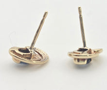Load image into Gallery viewer, 2251 Vintage: 9ct Gold Blue Sapphires Openwork Stud Earrings
