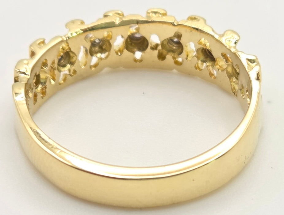 6415 Vintage: 18ct Gold Lattice Work 7 Natural Diamonds   Dress Ring