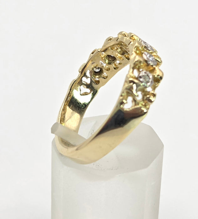 6415 Vintage: 18ct Gold Lattice Work 7 Natural Diamonds   Dress Ring