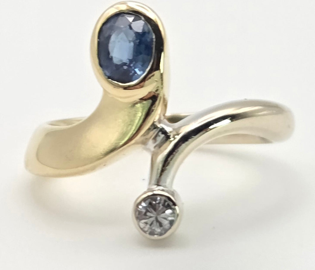 2373 Vintage: 18ct Yellow & White Gold Blues Sapphire Diamond Abstract Ring