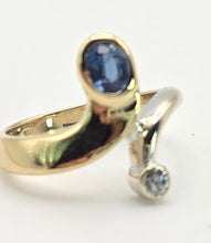 Load image into Gallery viewer, 2373 Vintage: 18ct Yellow &amp; White Gold Blues Sapphire Diamond Abstract Ring
