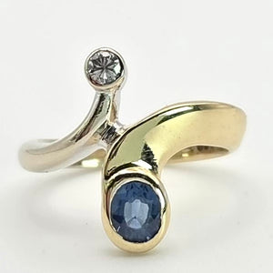 2373 Vintage: 18ct Yellow & White Gold Blues Sapphire Diamond Abstract Ring