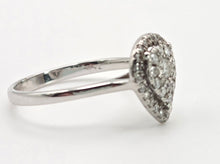 Cargar imagen en el visor de la galería, 2375 Vintage: 18ct White Gold 32 Natural Diamonds (0.5ct) Ring
