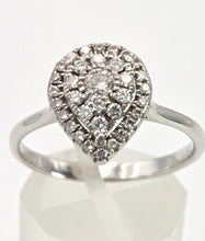 Cargar imagen en el visor de la galería, 2375 Vintage: 18ct White Gold 32 Natural Diamonds (0.5ct) Ring
