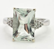 Cargar imagen en el visor de la galería, 2399 Vintage: 9ct White Gold Pale Green Amethyst 12 Natural Diamonds Cocktail Ring
