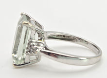 Cargar imagen en el visor de la galería, 2399 Vintage: 9ct White Gold Pale Green Amethyst 12 Natural Diamonds Cocktail Ring
