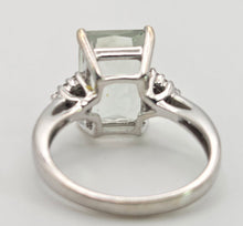 Cargar imagen en el visor de la galería, 2399 Vintage: 9ct White Gold Pale Green Amethyst 12 Natural Diamonds Cocktail Ring
