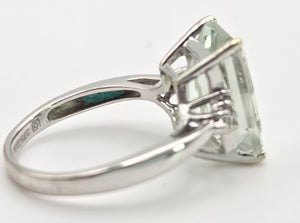 2399 Vintage: 9ct White Gold Pale Green Amethyst 12 Natural Diamonds Cocktail Ring
