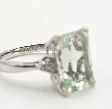Cargar imagen en el visor de la galería, 2399 Vintage: 9ct White Gold Pale Green Amethyst 12 Natural Diamonds Cocktail Ring
