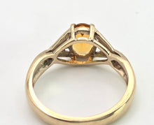 Cargar imagen en el visor de la galería, 2400 Vintage: 9ct Gold Oval Faceted Orange Citrine Solitaire Ring
