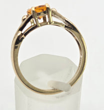 Cargar imagen en el visor de la galería, 2400 Vintage: 9ct Gold Oval Faceted Orange Citrine Solitaire Ring
