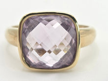 Cargar imagen en el visor de la galería, Vintage: 9ct Gold Cushion Cut Lilac Amethyst Solitaire Ring
