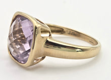 Cargar imagen en el visor de la galería, Vintage: 9ct Gold Cushion Cut Lilac Amethyst Solitaire Ring
