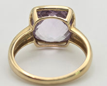 Cargar imagen en el visor de la galería, Vintage: 9ct Gold Cushion Cut Lilac Amethyst Solitaire Ring
