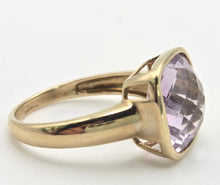 Cargar imagen en el visor de la galería, Vintage: 9ct Gold Cushion Cut Lilac Amethyst Solitaire Ring
