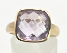 Cargar imagen en el visor de la galería, Vintage: 9ct Gold Cushion Cut Lilac Amethyst Solitaire Ring
