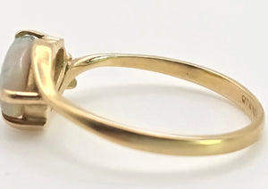 Vintage: Petite 18ct Gold Cabochon White Opal Diamond Snake-Head Ring