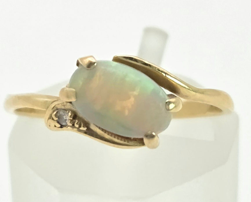 2432 Vintage: Petite 18ct Gold Cabochon White Opal Diamond Snake-Head Ring