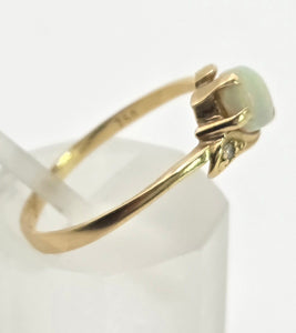 Vintage: Petite 18ct Gold Cabochon White Opal Diamond Snake-Head Ring
