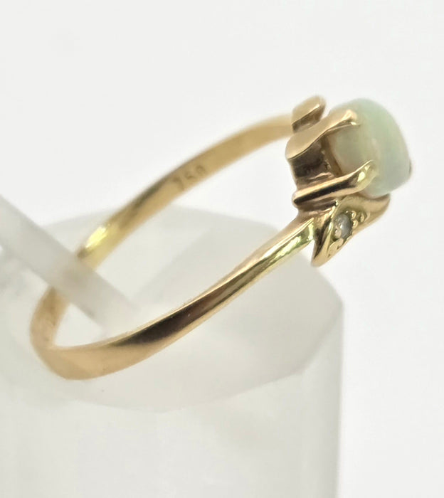 2432 Vintage: Petite 18ct Gold Cabochon White Opal Diamond Snake-Head Ring