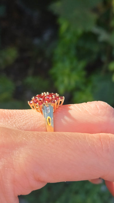 6414 Vintage: 9ct Gold Large 21 Almandine Garnets  Floral Cluster Ring