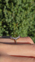 Cargar imagen en el visor de la galería, Vintage: 9ct Gold Vibrant Peridot Glacier Topaz Floral Cluster Ring
