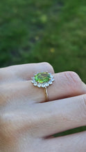 Cargar imagen en el visor de la galería, Vintage: 9ct Gold Vibrant Peridot Glacier Topaz Floral Cluster Ring
