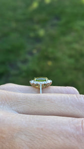 Vintage: 9ct Gold Vibrant Peridot Glacier Topaz Floral Cluster Ring