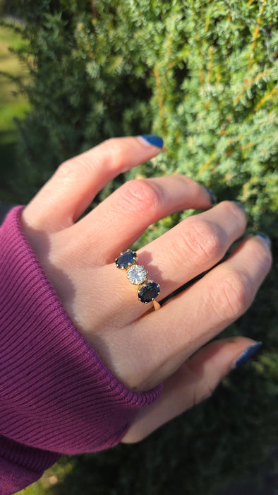 6447 18ct Gold Modern Brilliant Cut Diamond (0.75ct)  Cornflower Blue Sapphires 3-Stone Ring-Exceptional